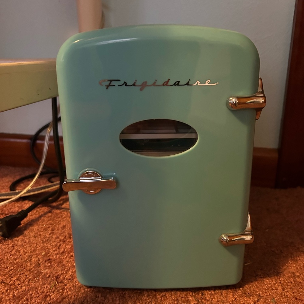 Frigidaire Blue Mini Fridge for Kids - Picture 3 of 4